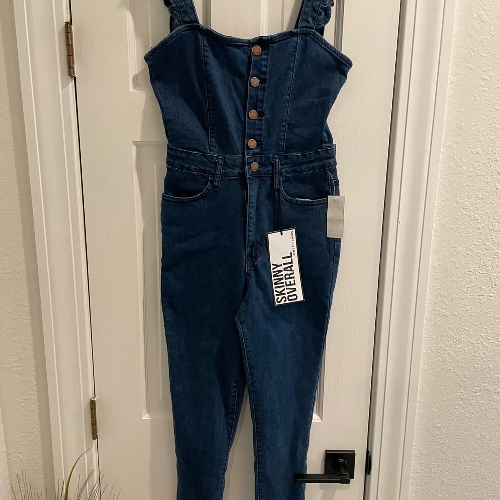 Almost Famous Skinny Overall. Ruffled straps. Women’s size S. Dark wash